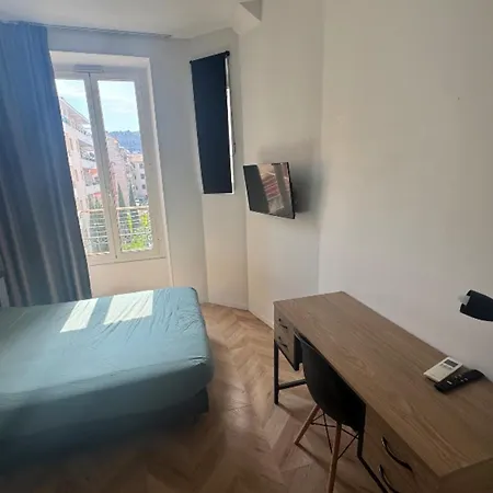 Charming For 6 Apartamento Niza