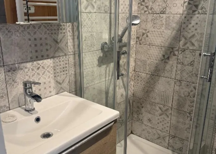 Charming For 6 * Nizza
